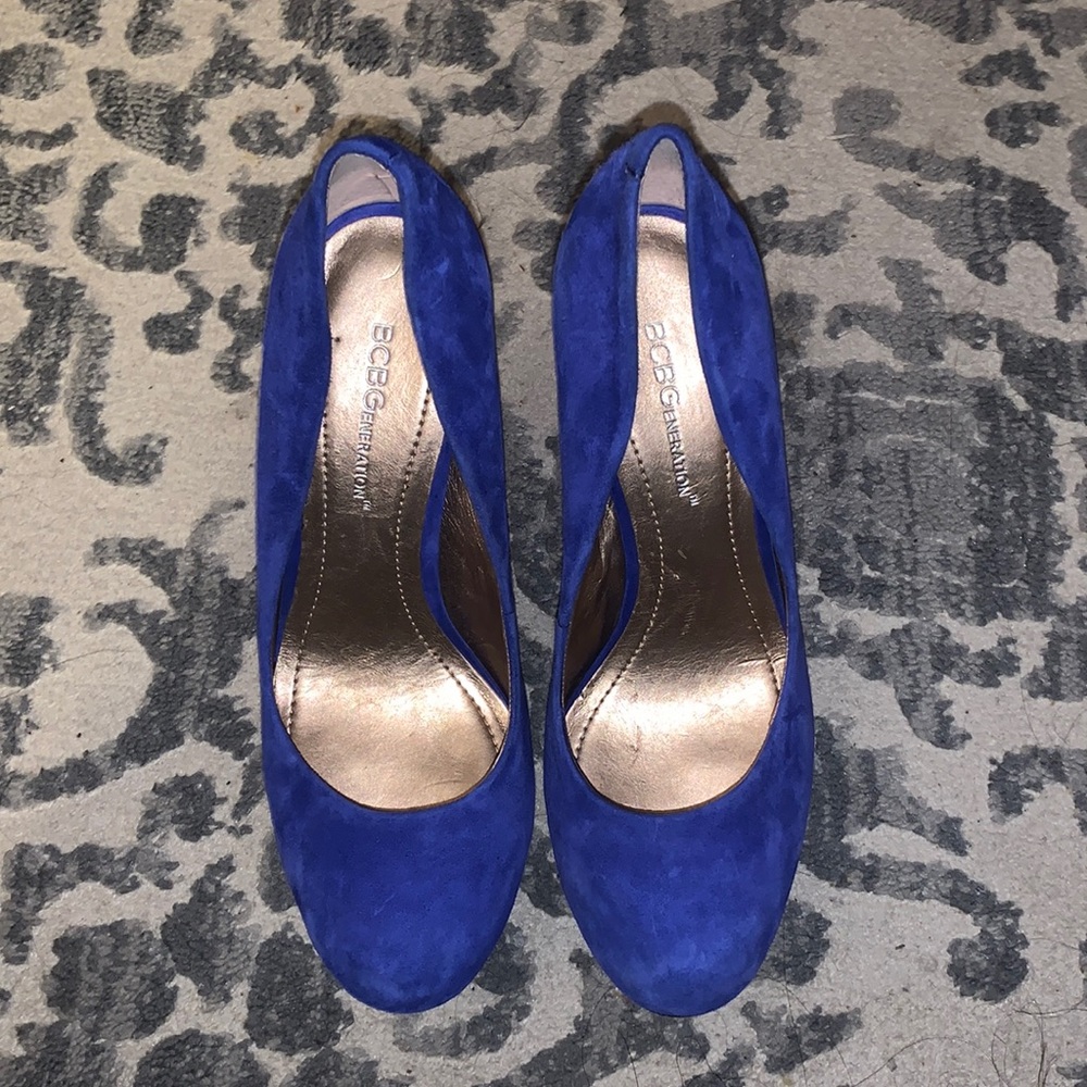 Woman’s heels bcbg suede heels